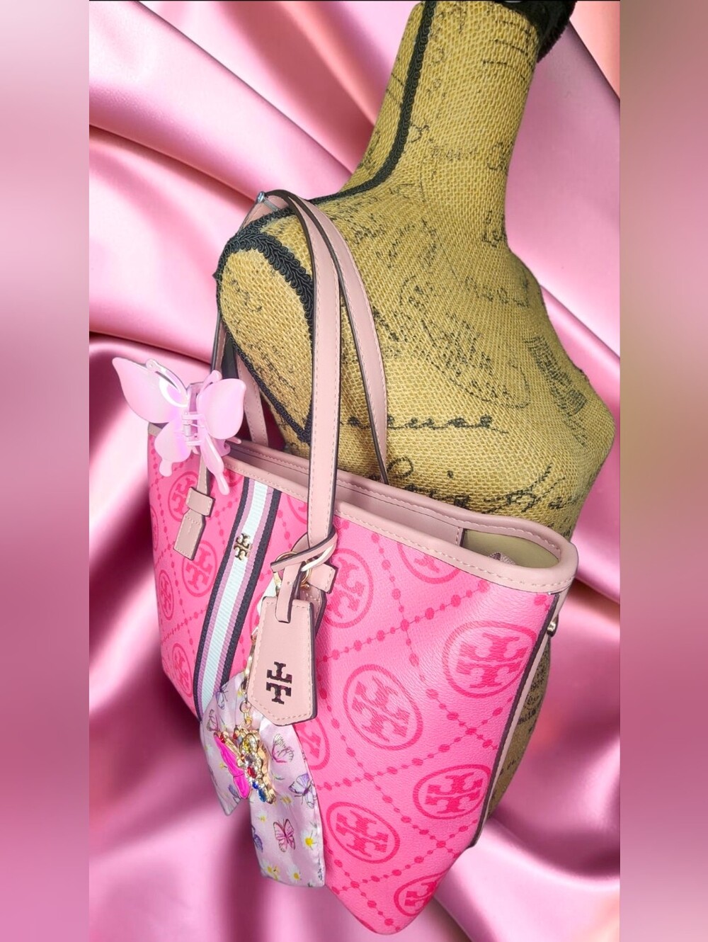 Tory Burch Pink Gemini Link Canvas Tote Bag With NWT Charms - Picture 11 of 16